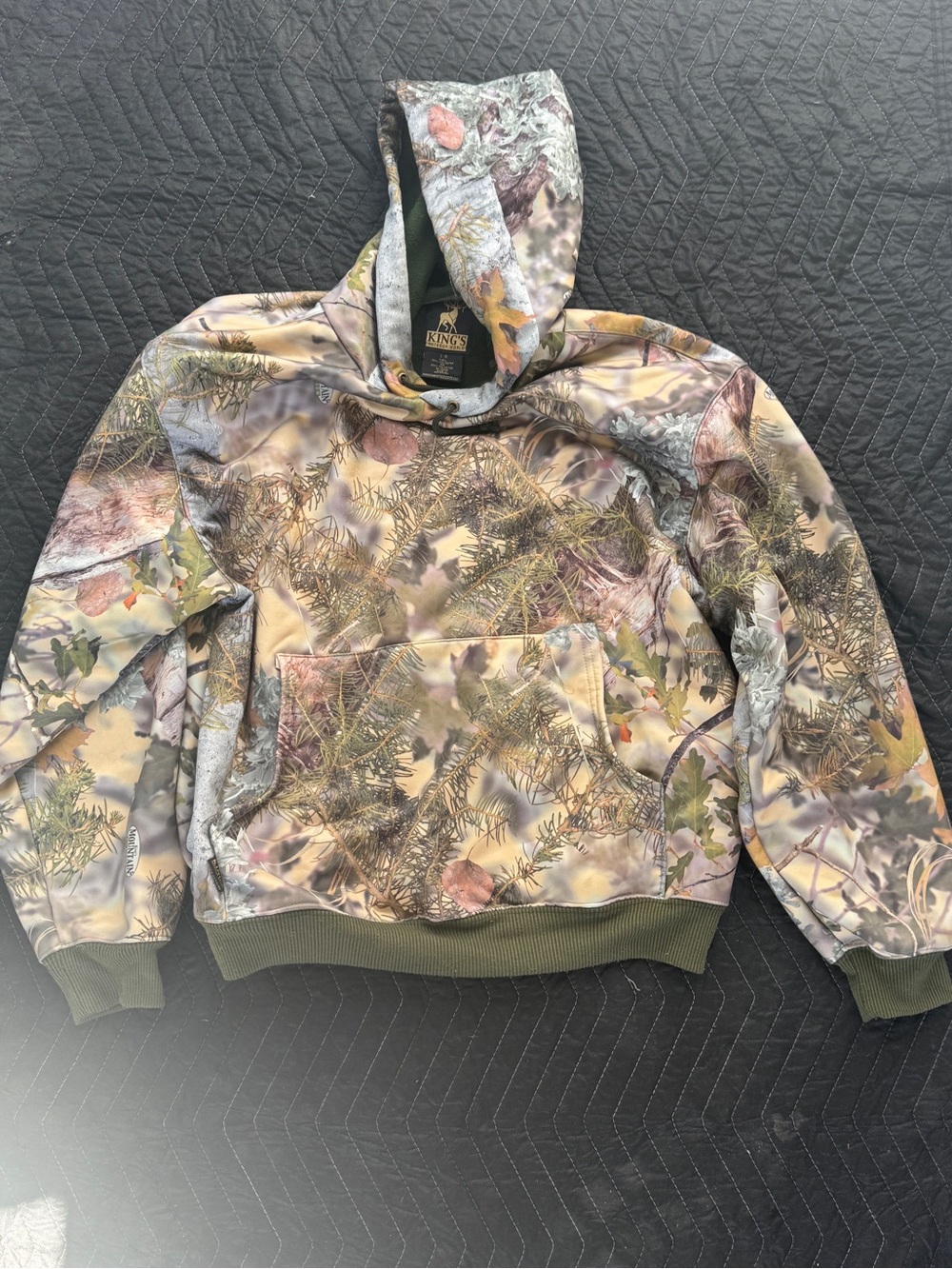 King's Camo Hoodie in Olive & Tan